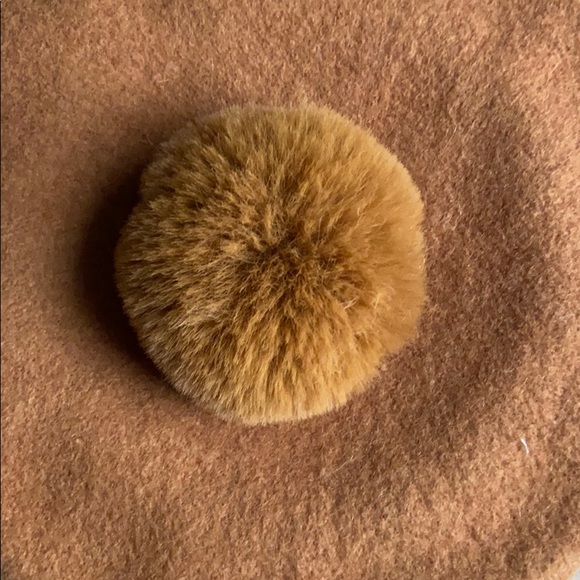 Madewell pom pom beret - Picture 5 of 8
